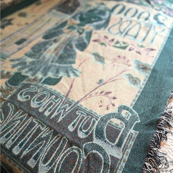 Vintage Tapestry Blanket with Girl and Clock Design - Picture 4 of 6